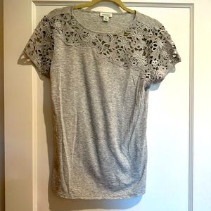 🌼2 for $20 🌼  Sundance T-shirt with lace